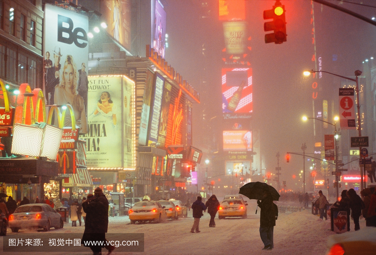 美国,纽约,纽约市,时代广场,暴风雪,夜晚