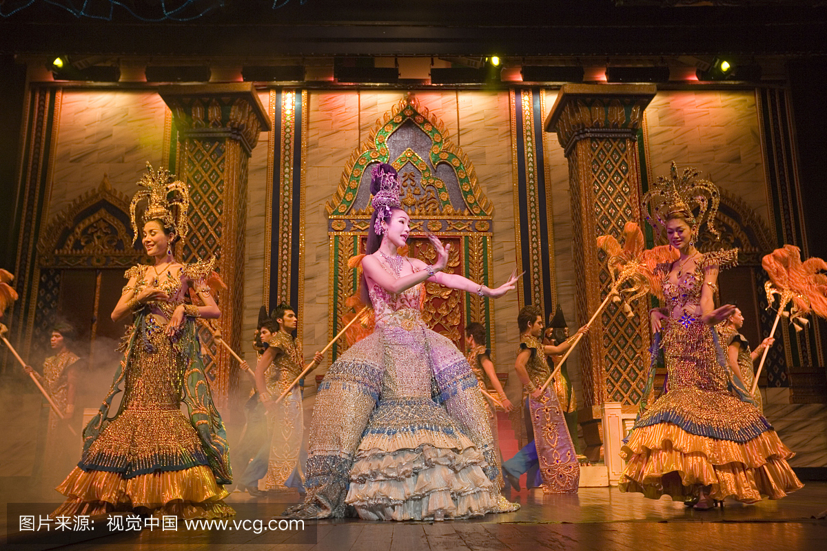 歌曲惊人的泰国在西班牙歌舞表演,一个着名的