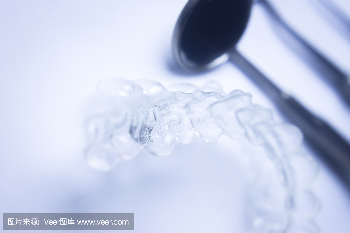隐形牙齿矫正器化妆用正畸托槽用于矫正和对准