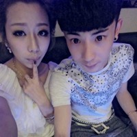 qq皮肤学生情侣接吻