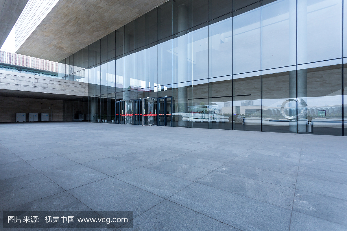 北京CBD现代高级写字楼酒店门前广场道路