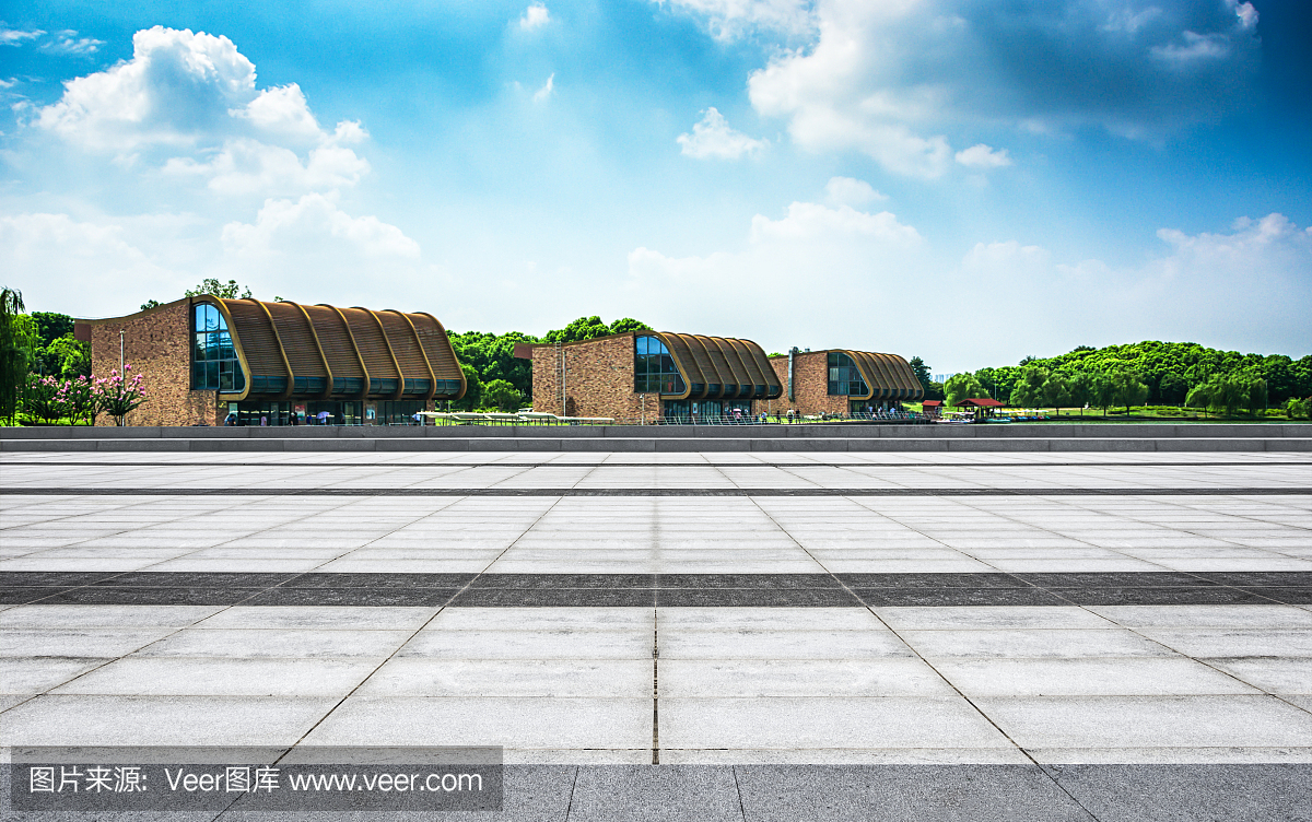 美丽的湖花园与反思