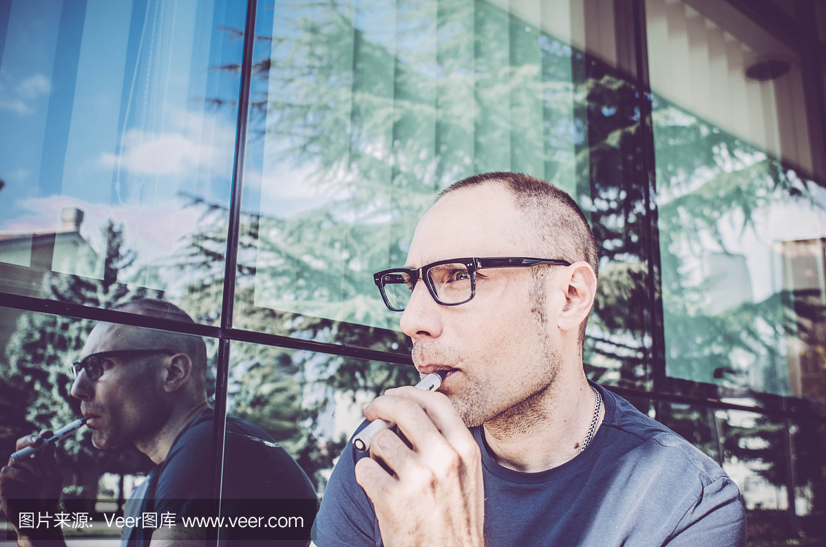 电子香烟,电子烟,吸烟问题,抽烟上瘾