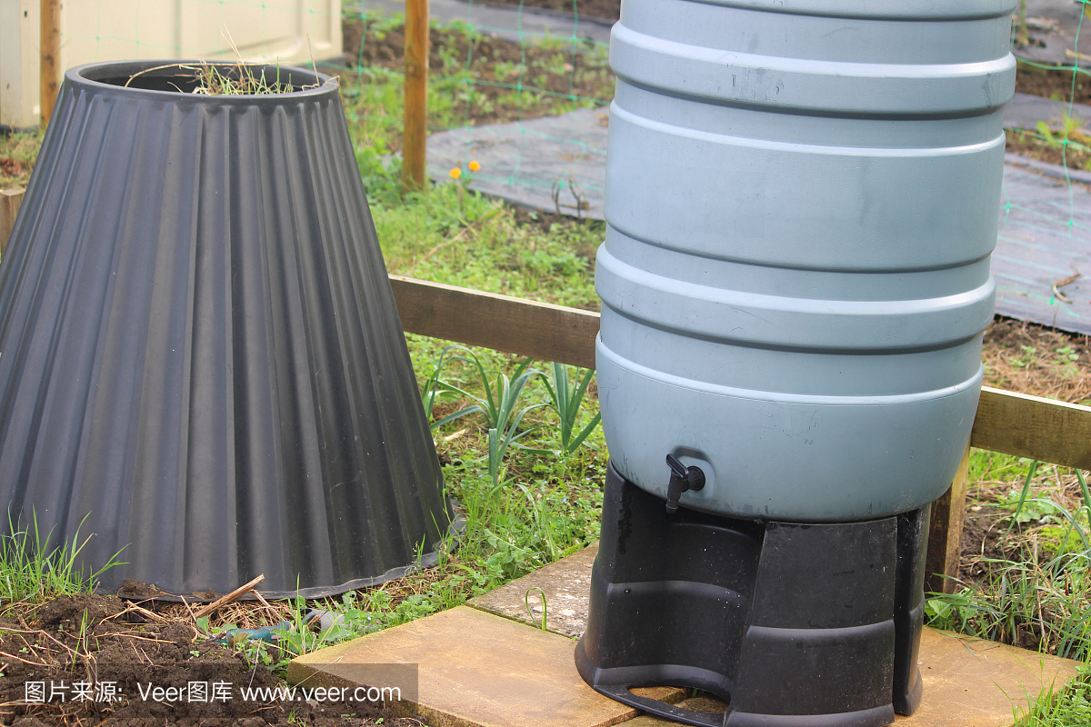 灰色塑料水对接容器\/支架,分配蔬菜花园,堆肥箱