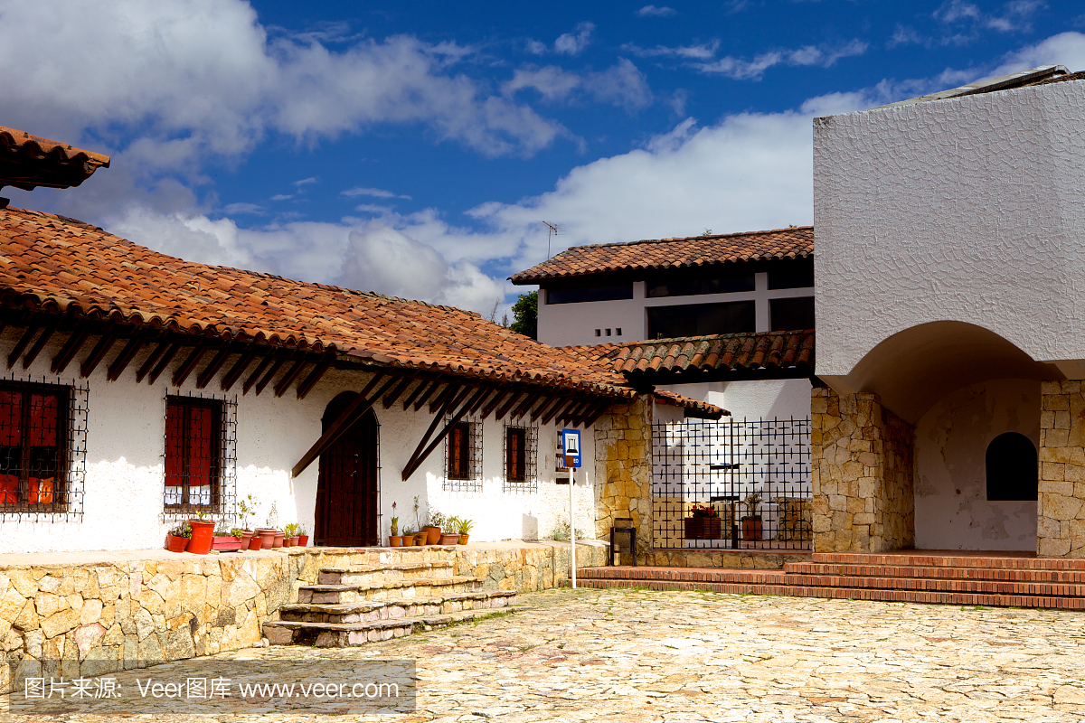 瓜塔维塔,哥伦比亚 - 广场;西班牙殖民风格的建