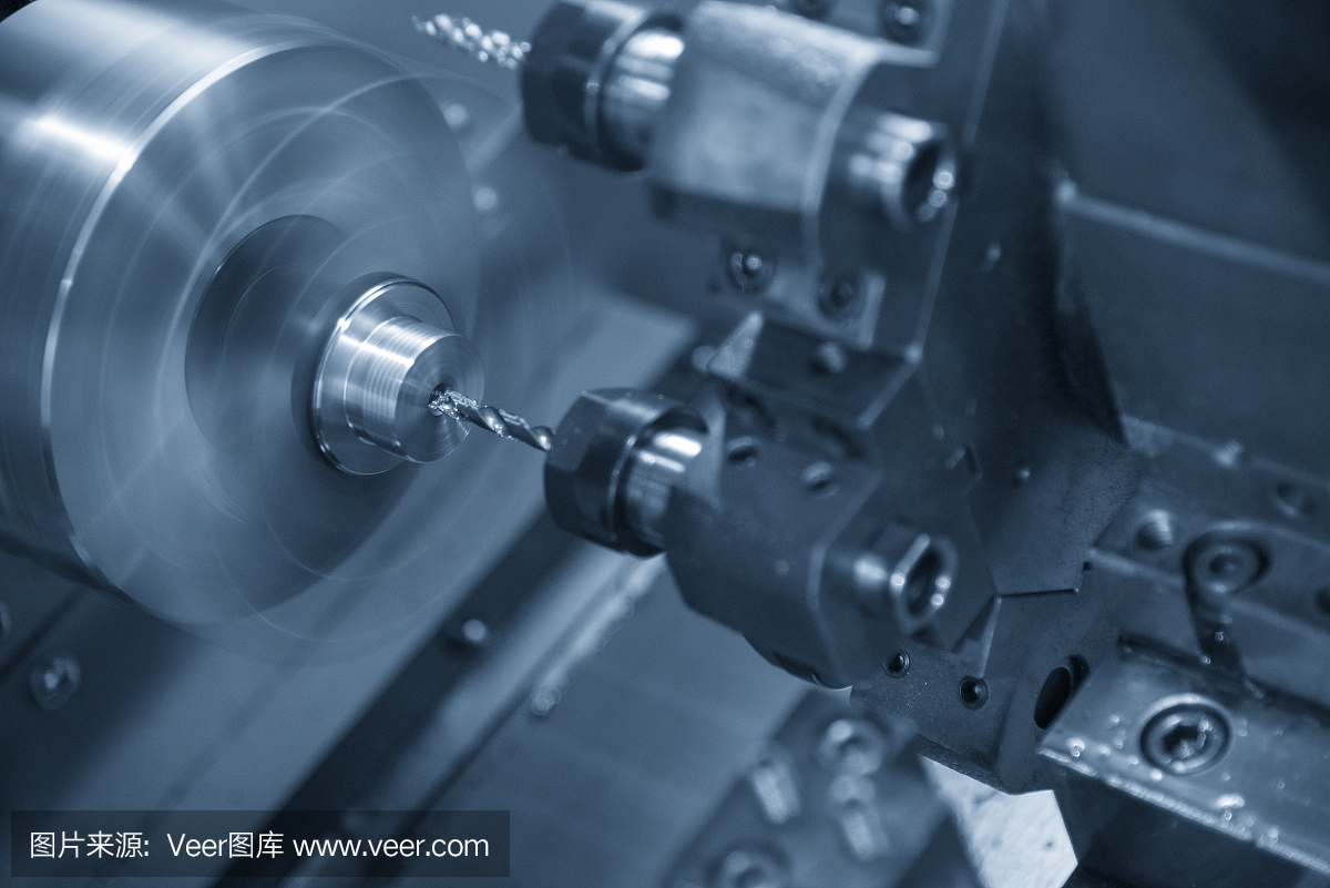 用于高精度制造的小型CNC车床多功能。