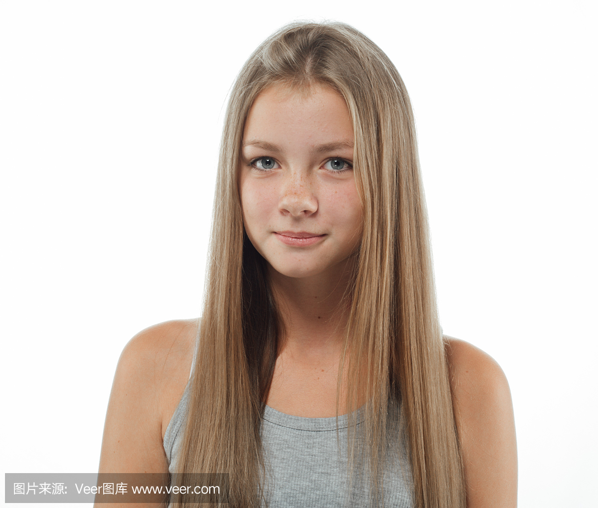 少女可爱美丽的雀斑脸上白色