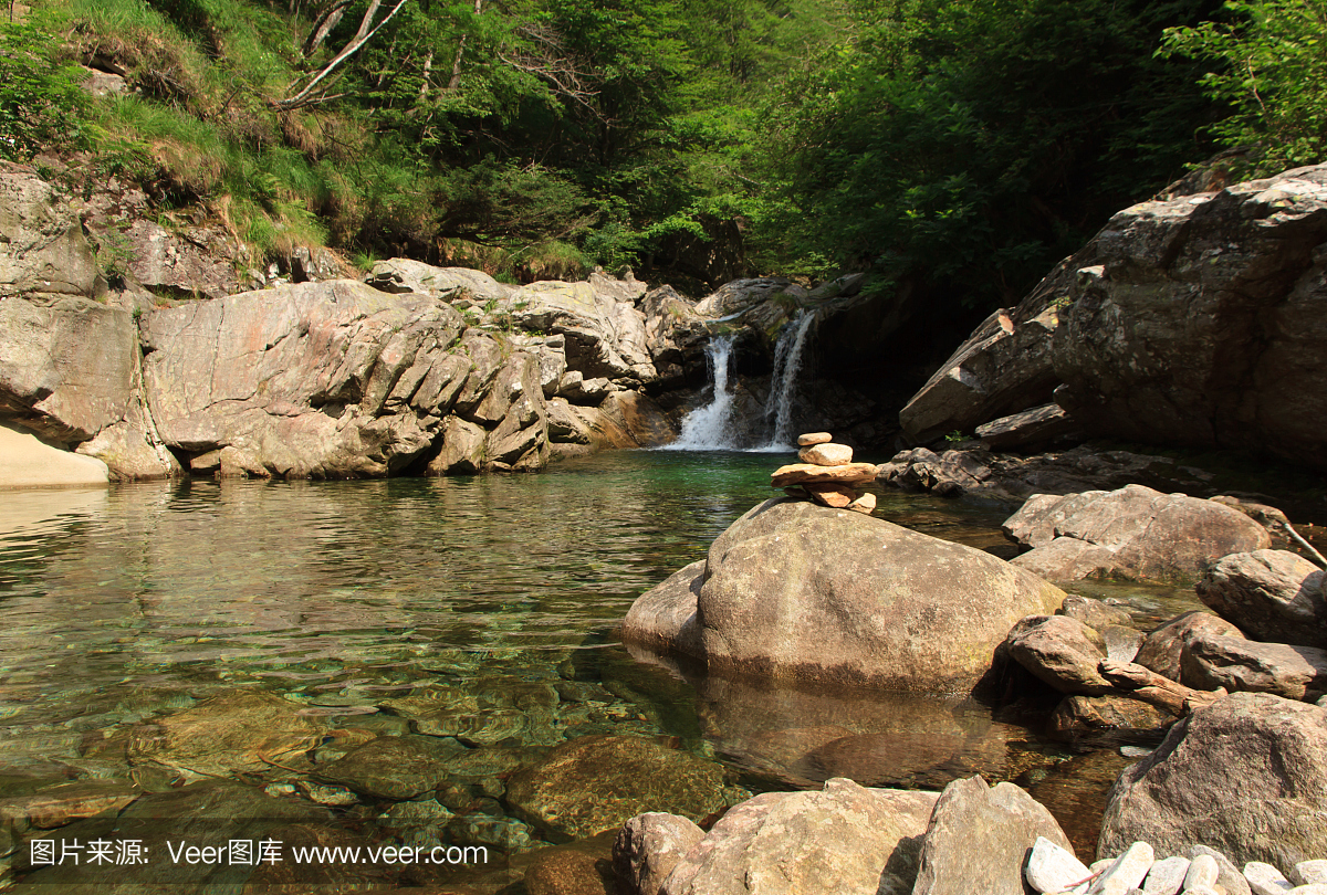 马吉亚溪谷,马奇雅谷,马奇亚山谷,马基亚山谷