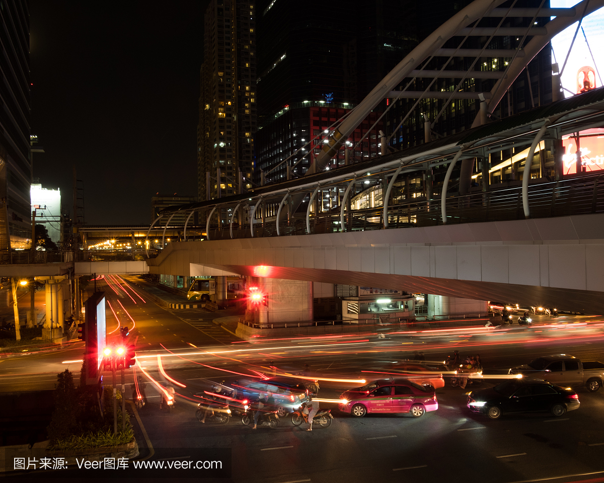 交通信号灯在Chongnonsi天空火车站