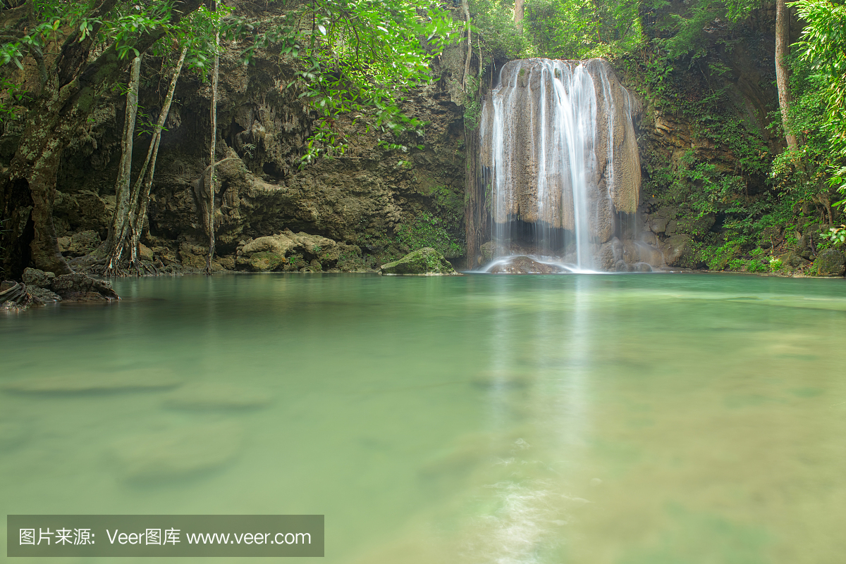 瀑布在埃及瀑布国家公园,北碧北部的森林