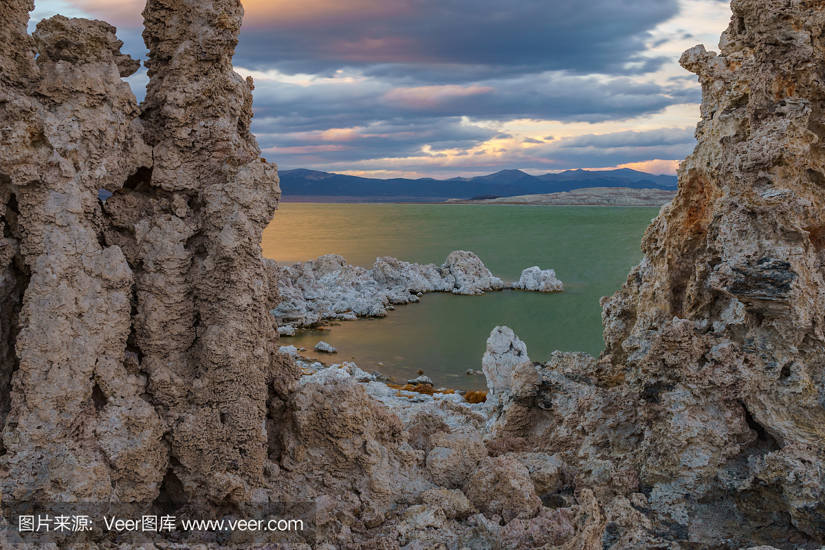 Mono Lake的神秘幽灵Tupas