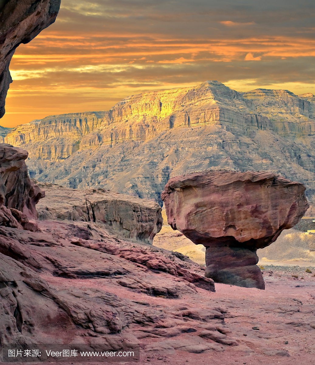拉蒙火山口是中东地区最大的火山口之一。