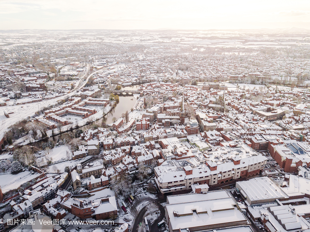 多雪的历史英语镇,舒兹伯利鸟瞰图。
