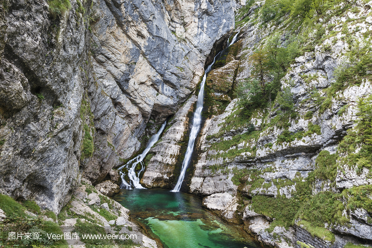 在特里格拉夫国家公园,斯洛文尼亚的湖Bohinj附