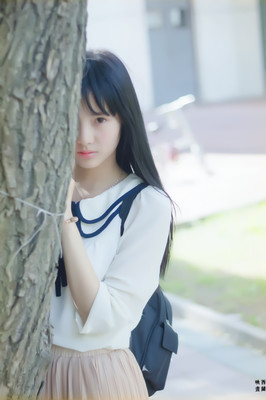 唯美清纯日系小新清校服女生高清电脑壁纸下载-92kb