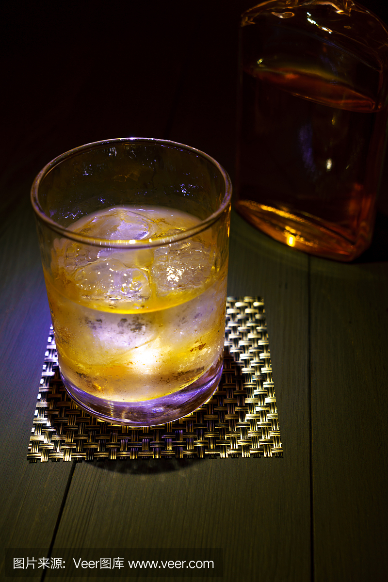 波旁威士忌,波旁酒,波本威士忌,伏特加