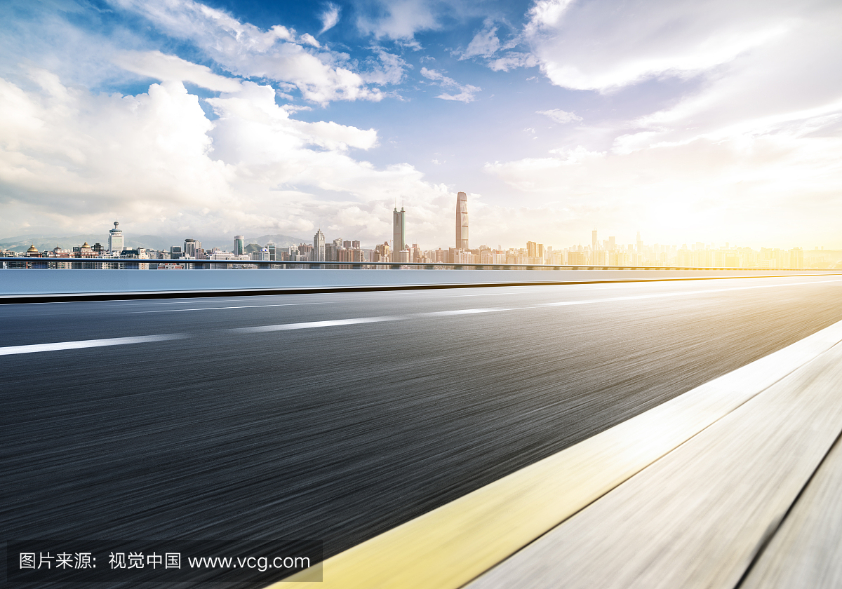 深圳城市天际线与高速公路