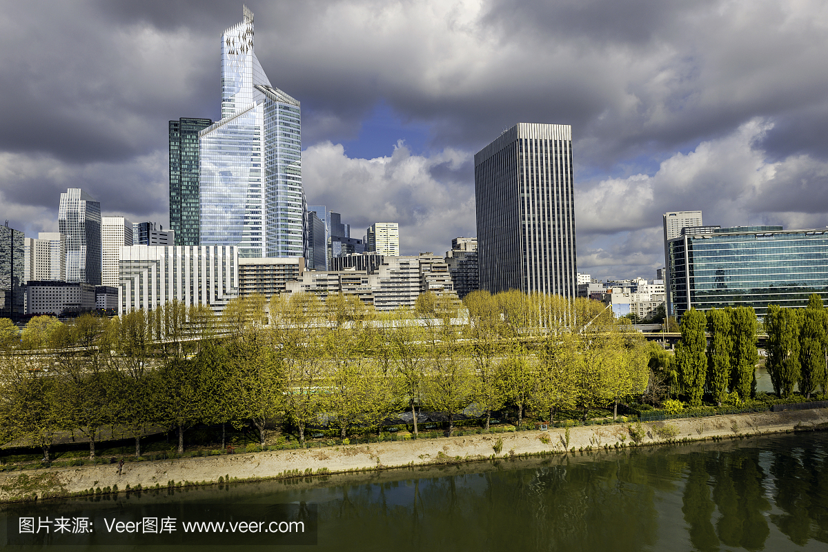 巴黎拉德芳斯商业区,法国塞纳河