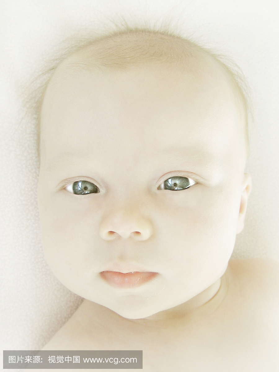 蓝色眼睛的宝宝,洗了色调