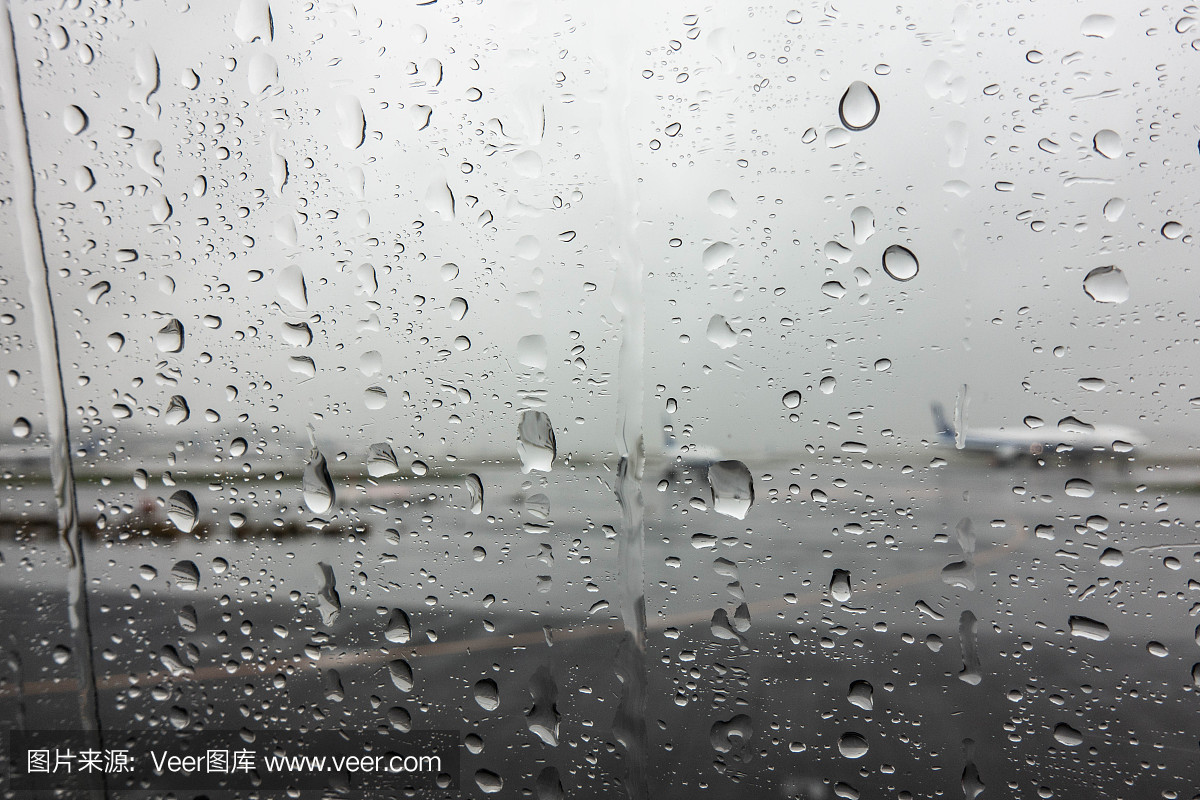东京羽田国际机场在日本的一个下雨天