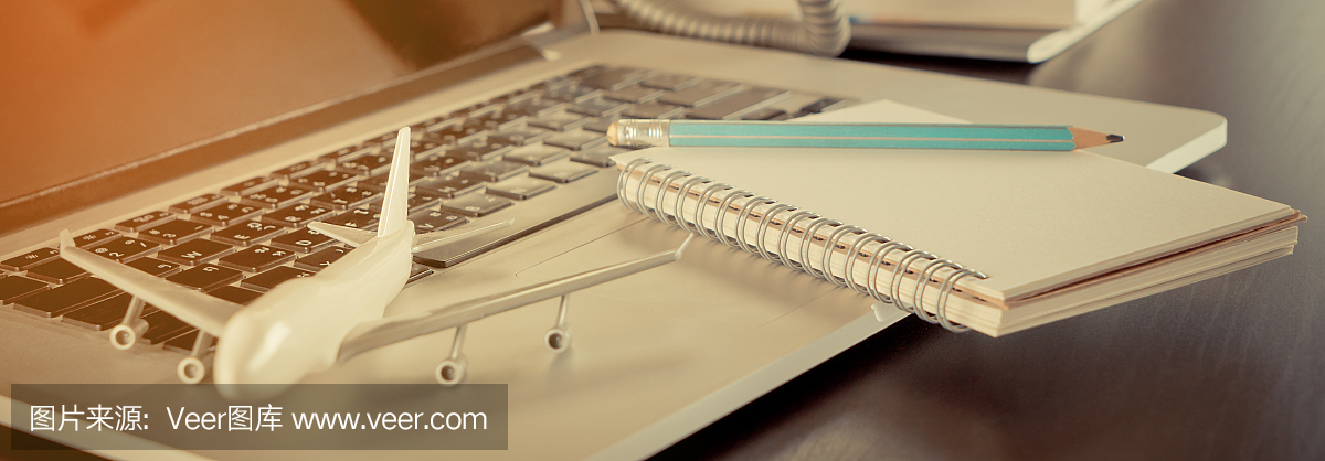 商务旅行办公室,空白笔记本计划。