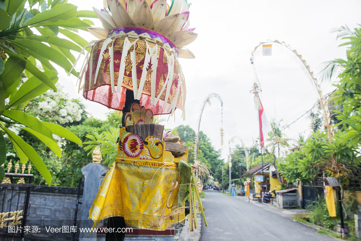 巴厘岛印度尼西亚传统印度装饰品街道