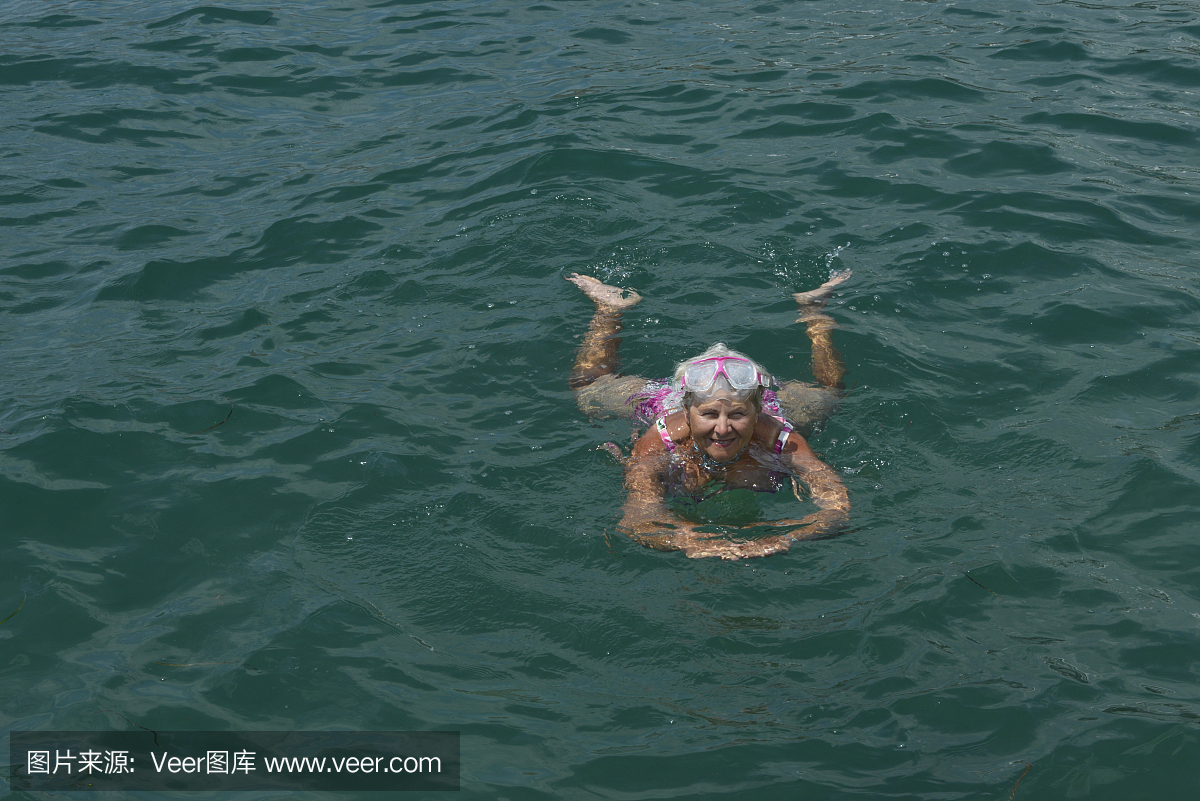 蛙泳,蛙式,蛙式游泳,蛙泳的