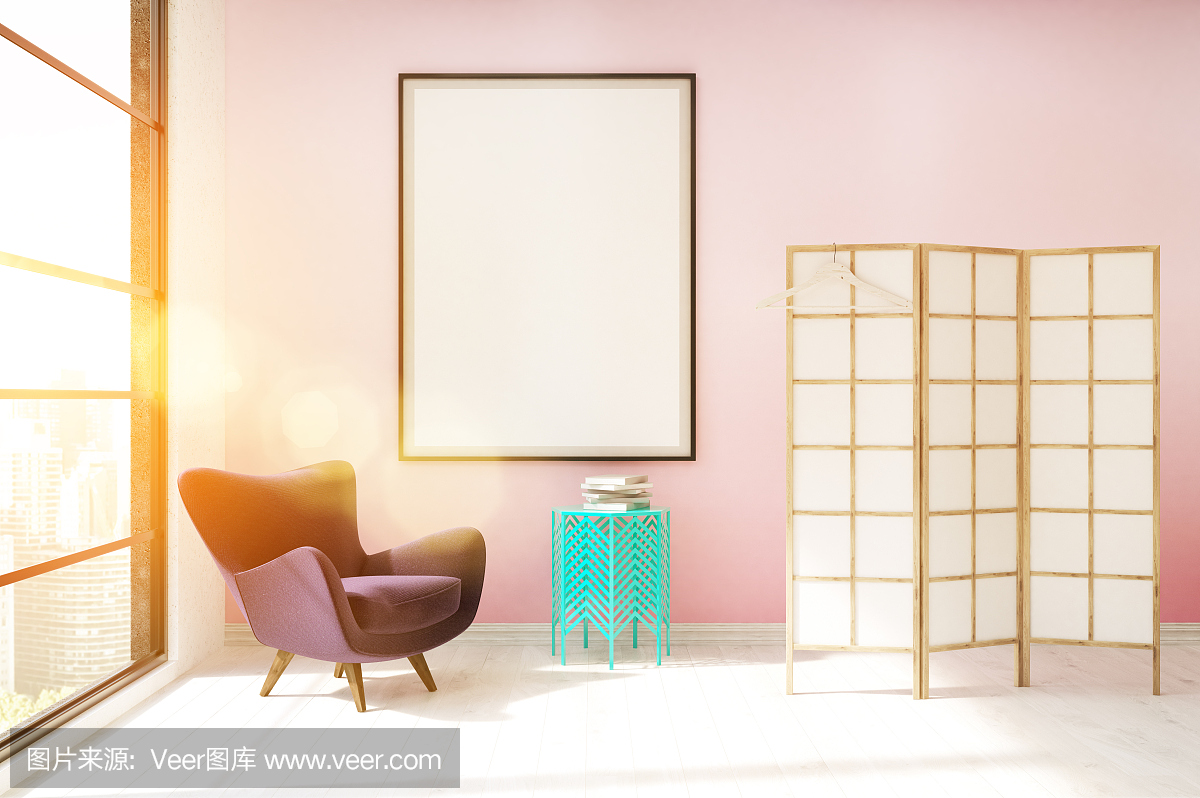 阳光照射更衣室与粉红色的墙壁