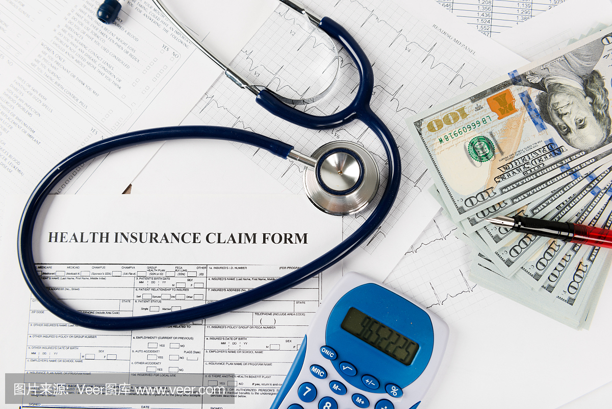 听诊器和计算器符号为医疗保健费用或医疗保险