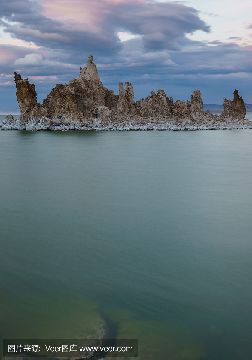 Mono Lake的神秘幽灵Tupas