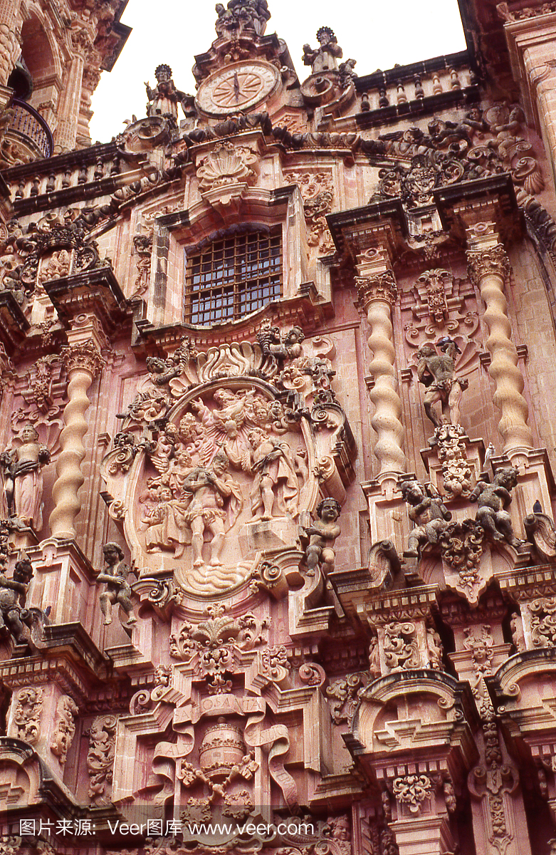 华丽的外观和时钟的大教堂的哥斯达黎加哥伦比