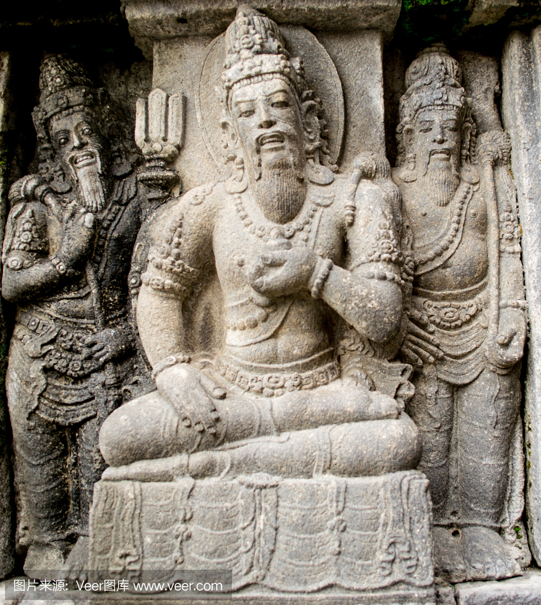 在普兰巴南神庙雕刻石浮雕。