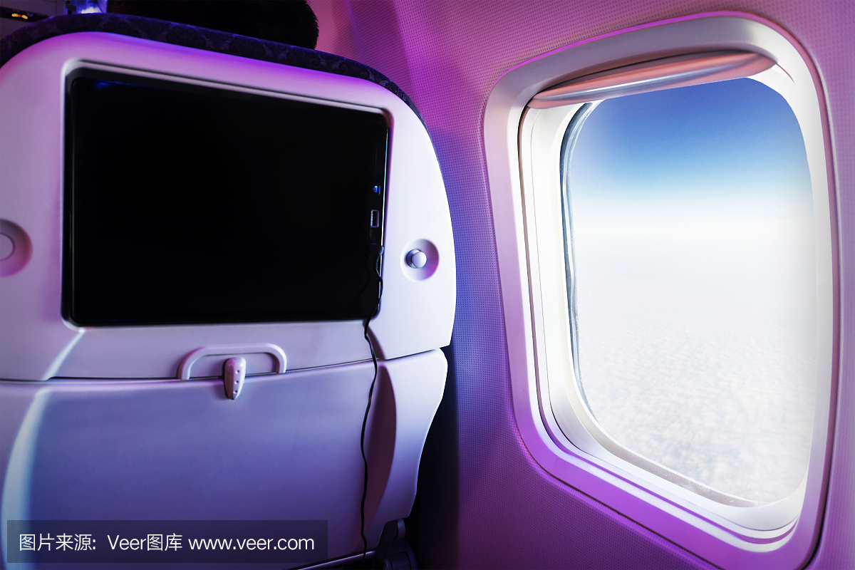 特写液晶显示器屏幕后座上的飞机技术用于娱乐