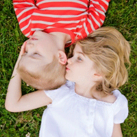 欧美小孩亲嘴图片