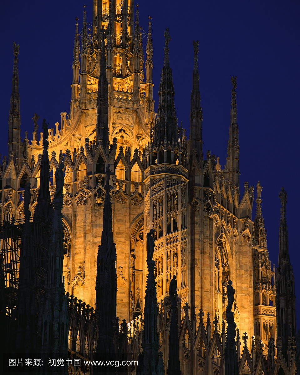 米兰大教堂之夜