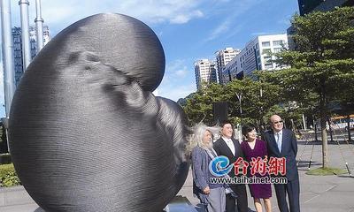 台北101退役电梯钢缆活化成艺术品(图) 台北101退役电梯钢缆活化成艺术品(图)