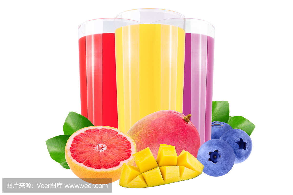 芒果,蓝莓和葡萄柚汁,切水果上白色孤立