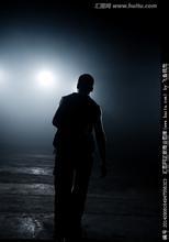 成熟男人背影图片