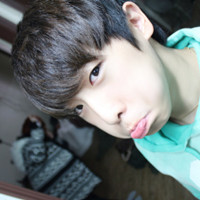 14岁男孩帅气的照片