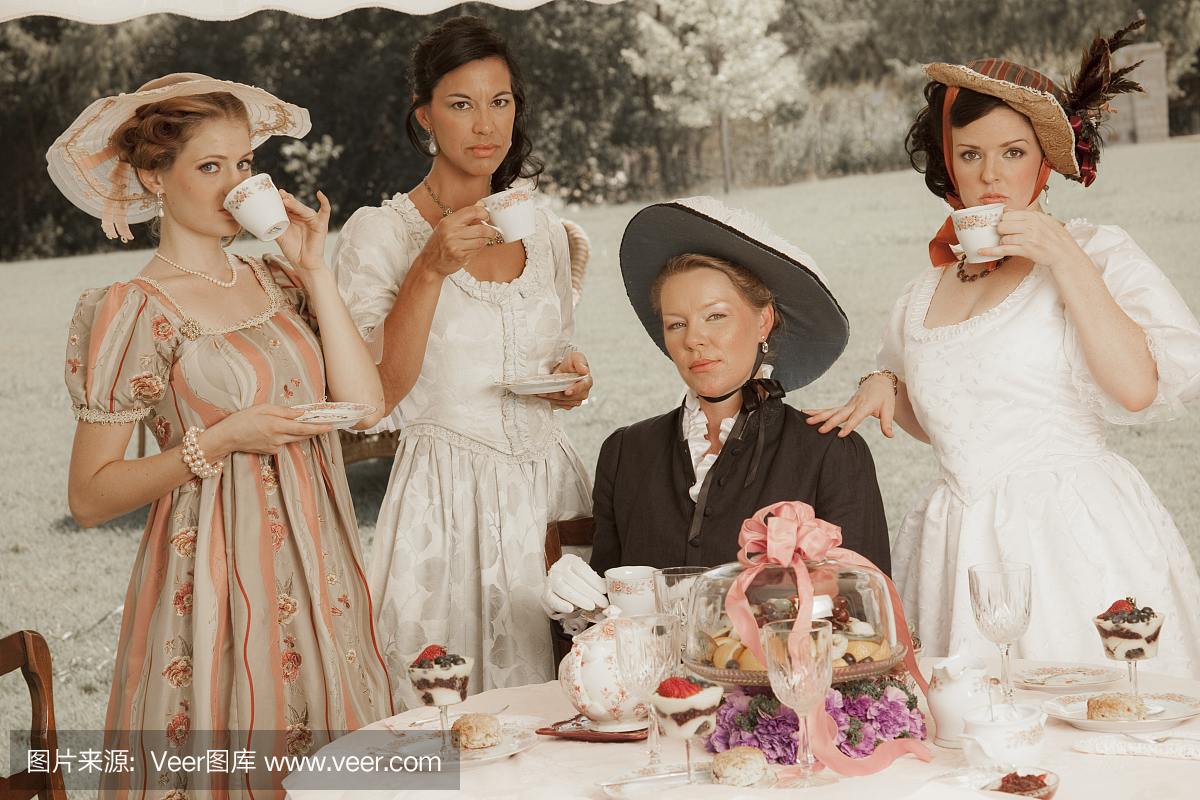 时尚:维多利亚风格的女性下午茶。