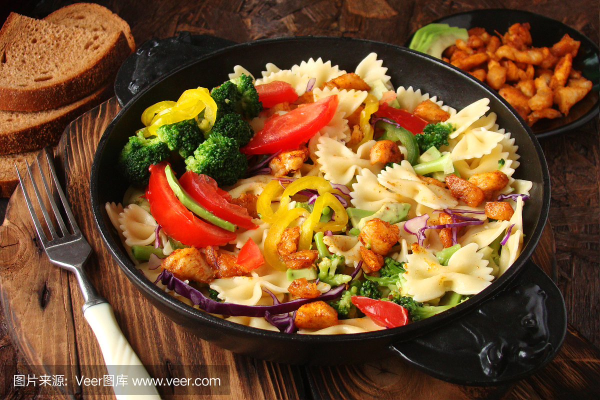 蝴蝶结通心粉,蝴蝶通心粉,蝴蝶通心面,蝴蝶结形