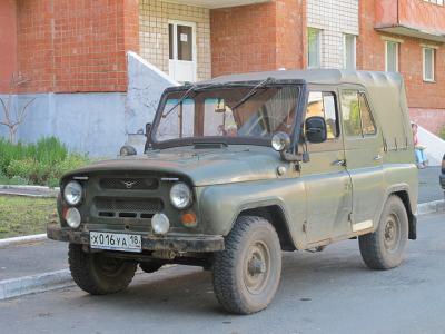 这车总感觉在哪里见过UAZ469吉普 这车总感觉在哪里见过UAZ469吉普