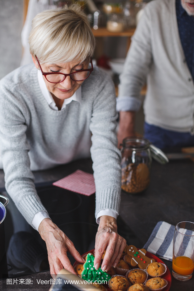 两个人,饼干,女人,住宅房间