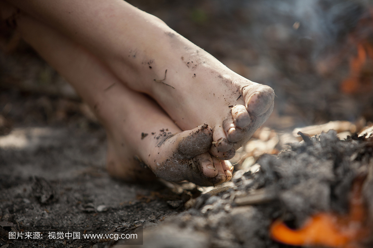 赤脚,赤着脚,光着脚,光脚的