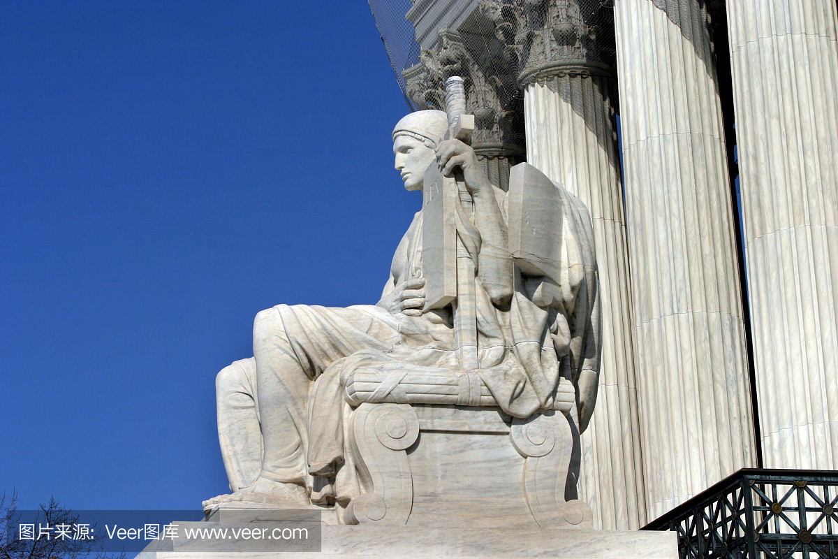 美国最高法院建立华盛顿特区雕像