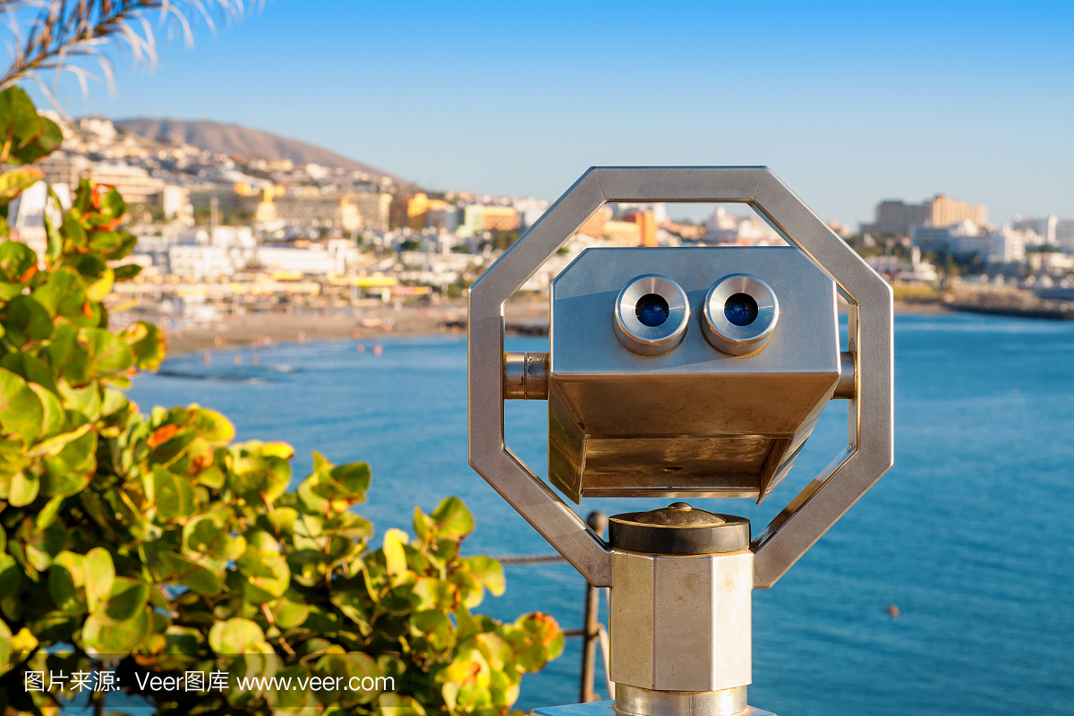 旅游双筒望远镜。特内里费岛,西班牙