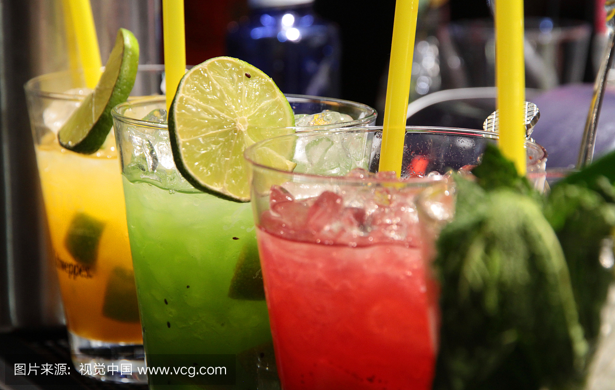 饮料,精神振作,含酒精饮料,红色