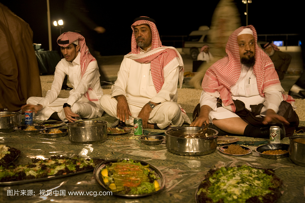 沙特美食特辑：去沙特阿拉伯跟着这份清单吃就对了_食物_Kabsah_正餐