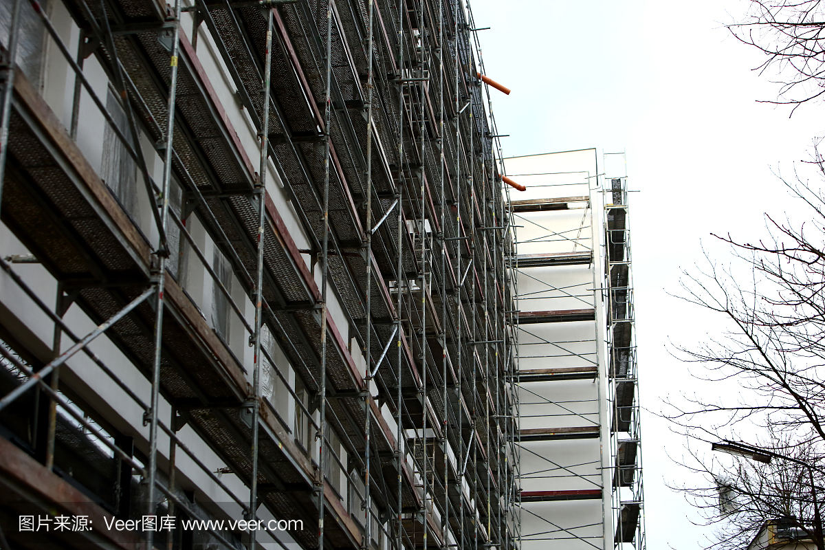 钢框架是在建筑物外部自由工作以修复幕墙绝缘