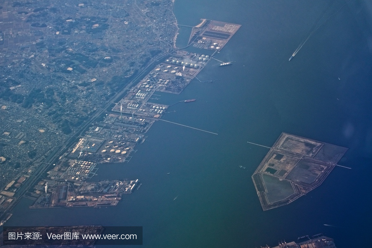 在日本爱知县名古屋市名古屋港的工厂区域从飞
